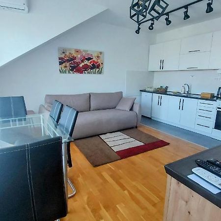 נובי סאד Apartments Neo מראה חיצוני תמונה