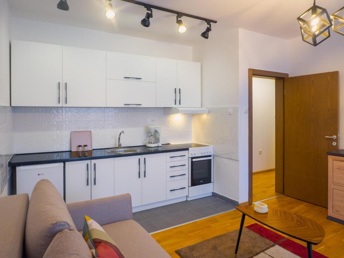 נובי סאד Apartments Neo מראה חיצוני תמונה