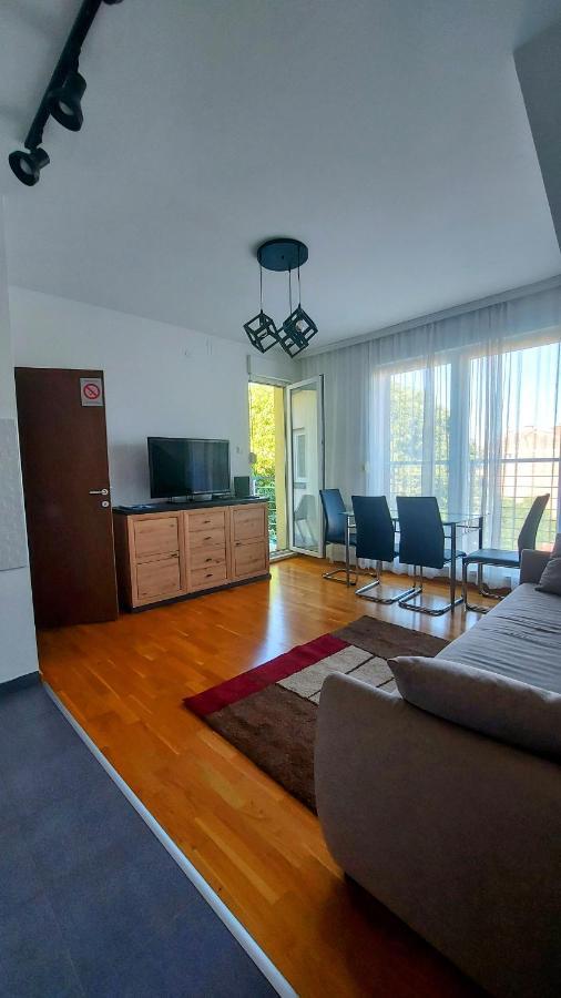נובי סאד Apartments Neo מראה חיצוני תמונה