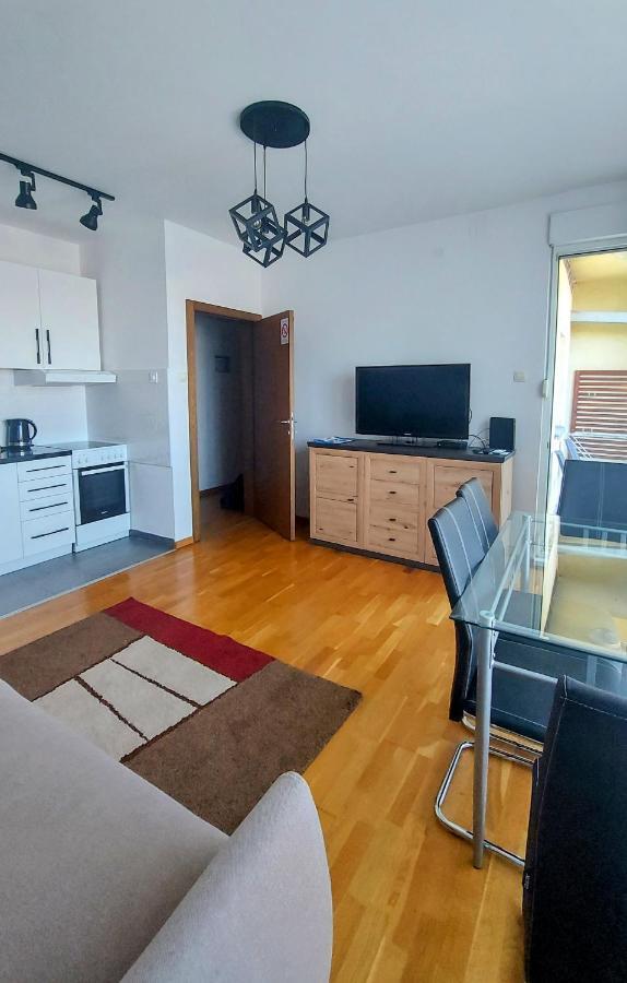 נובי סאד Apartments Neo מראה חיצוני תמונה